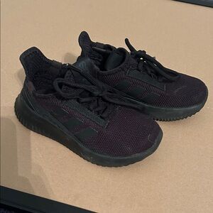 Adidas gently used Sneakers size 13